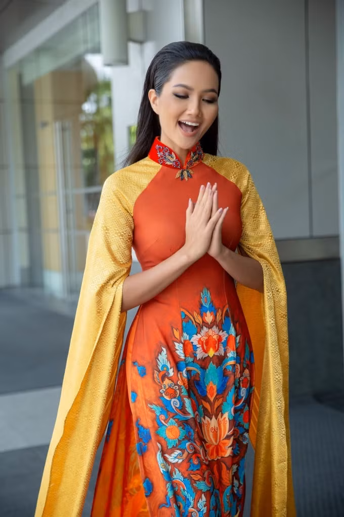NIE2