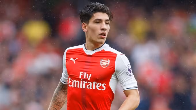 Inter Milan quan tâm hậu vệ cánh Hector Bellerin của Arsenal. Ảnh: gq-magazine