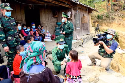Nhà báo “tỉnh, tình, tinh” trước “cơn lốc” AI