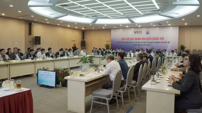 Buổi làm việc với các đoàn đại biểu Quốc hội do VCCI phối hợp với VARSI tổ chức. Ảnh:TL