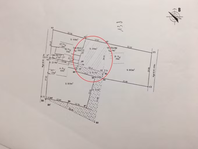 Phần diện tích của gia đình ông An đã bị cắt vào sổ đỏ của gia đình ông Hương, bà Phiến.