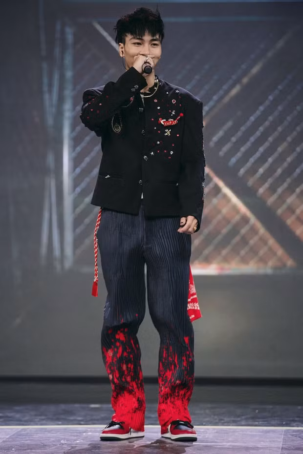 trang-phuc-chung-ket-rap-viet-Thanh