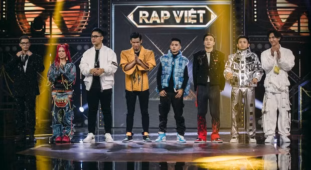 trang-phuc-chung-ket-rap-viet-1