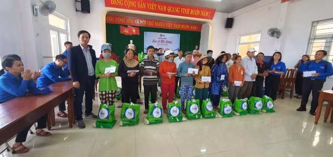“Triệu bữa cơm” sẽ trao tặng tổng số 150 nghìn “bữa cơm” cho 9.000 người dân đang cần được giúp đỡ