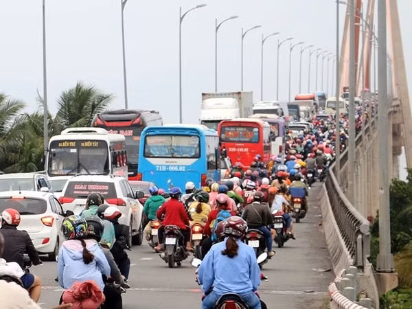 Cầu Rạch Miễu hiện nay thường xuyên bị quá tải, gây ùn tắc giao thông, do đó, việc đầu tư xây dựng cầu Rạch Miễu 2 là hết sức cần thiết