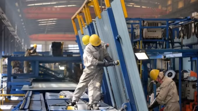 Bên trong một khu công nghiệp đóng tàu ở Qidong. Trung Quốc tìm kiếm các chuỗi cung ứng tự chủ và linh hoạt hơn. Ảnh Reuters