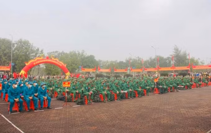gan 1500 thanh nien ha tinh len duong nhap ngu bao ve to quoc hinh 2