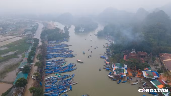 chua huong vang ve trong ngay dau mo cua chinh thuc hinh 2
