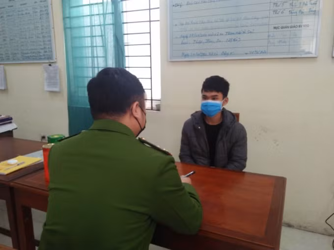 khoi to nhom doi tuong phun son dap pha may moc cua nha thau hinh 3