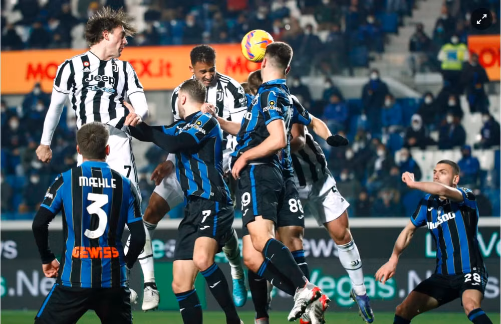 danilo toa sang phut bu gio juventus hoa chat vat 1 1 truoc atalanta hinh 1