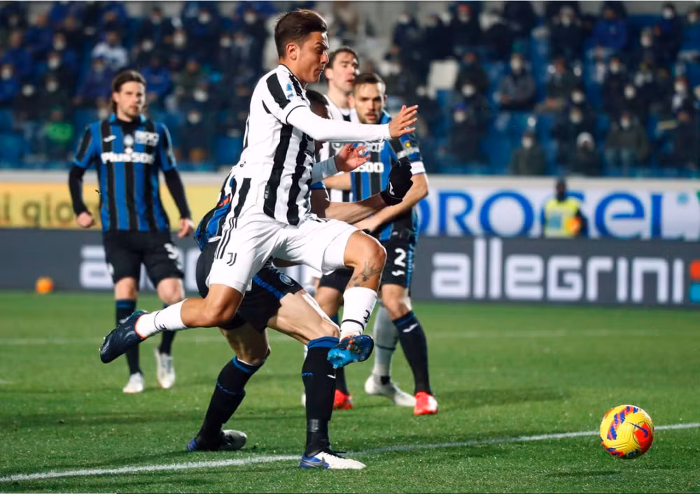 danilo toa sang phut bu gio juventus hoa chat vat 1 1 truoc atalanta hinh 7