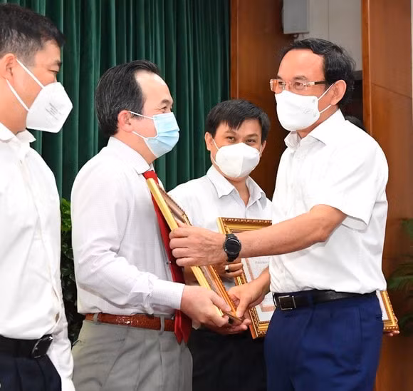 bi thu nguyen van nen nguoi dan khong bo tp hcm khi chung ta co trach nhiem voi ho hinh 2