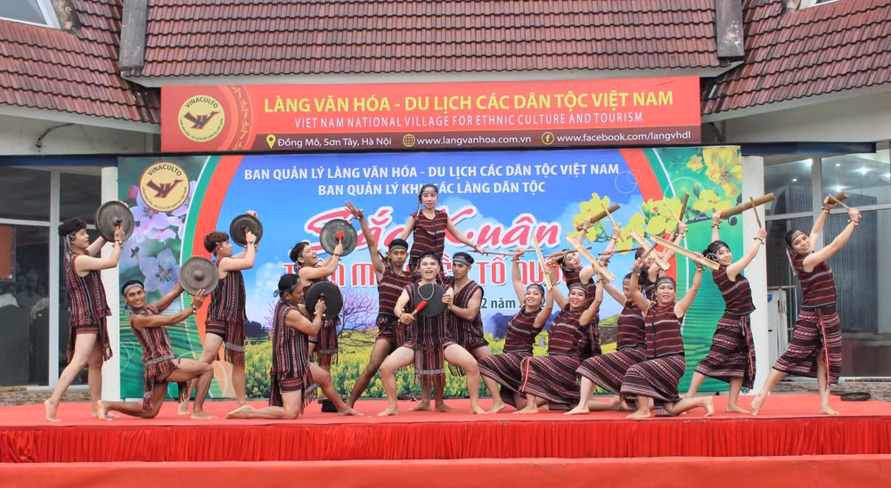 nhung hinh anh dac sac tai ngay hoi sac xuan tren moi mien to quoc hinh 19
