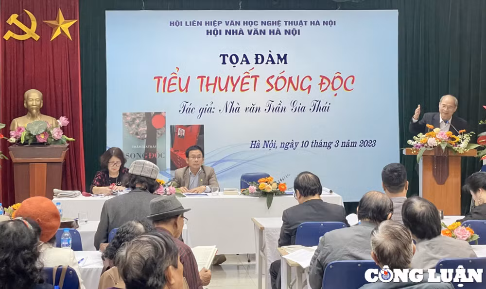 toa dam ve tieu thuyet song doc cua nha van tran gia thai hinh 1