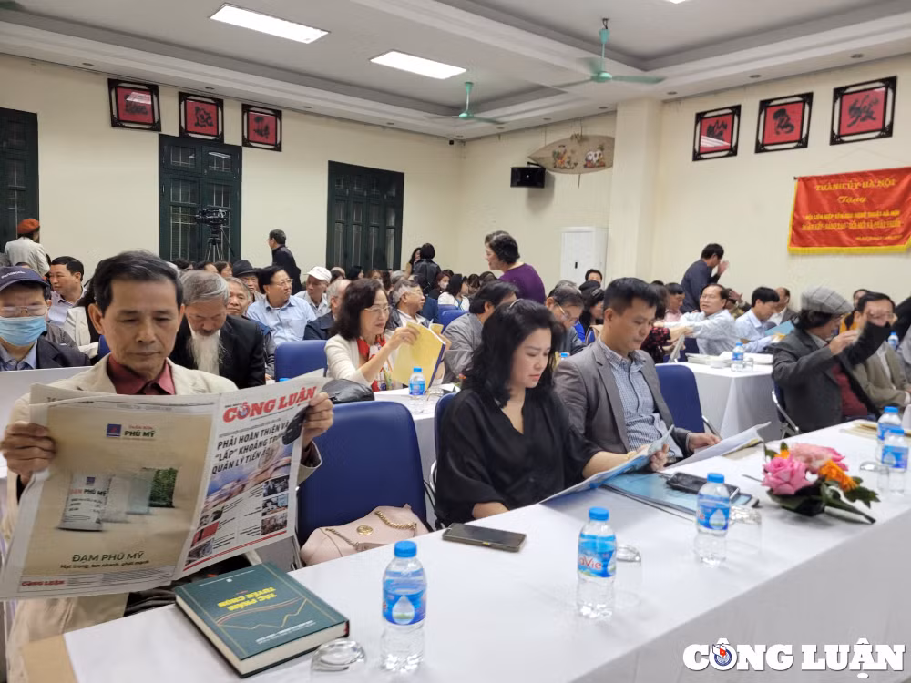toa dam ve tieu thuyet song doc cua nha van tran gia thai hinh 4