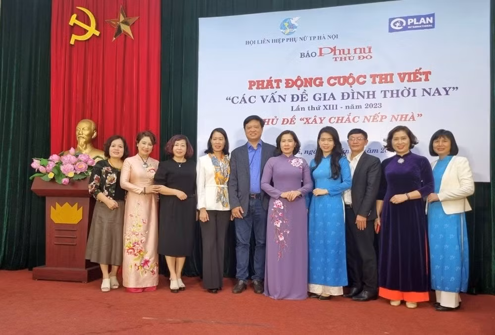 bao phu nu thu do phat dong cuoc thi viet cac van de gia dinh thoi nay hinh 1