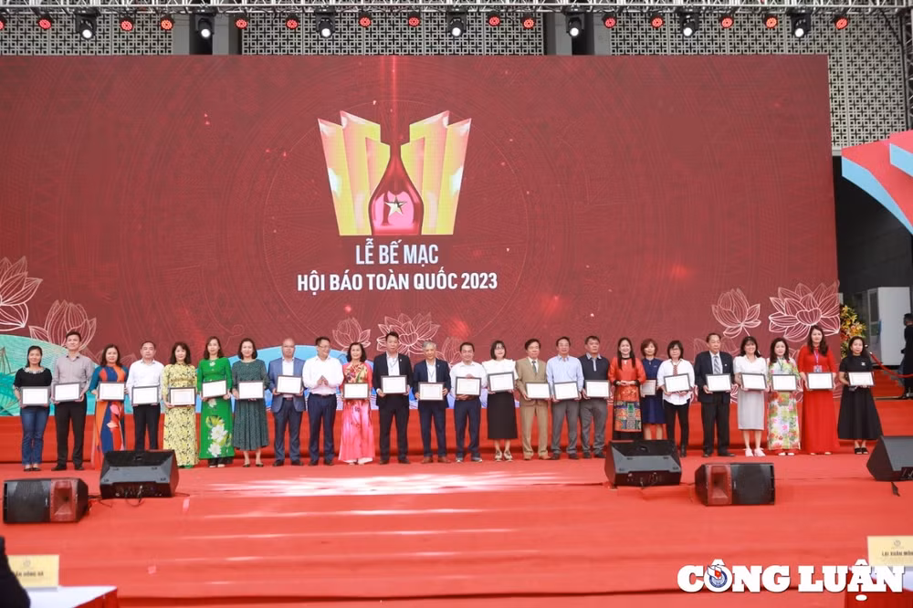 bao nha bao cong luan dat giai b giai giao dien dien tu an tuong tai hoi bao toan quoc 2023 hinh 5