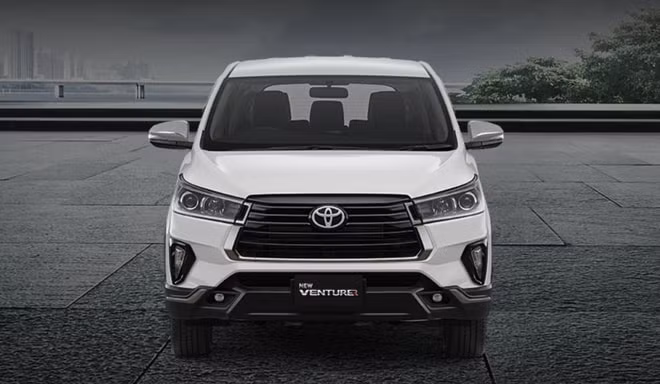 Phần đầu Toyota Innova 2021. Ảnh: Paultan