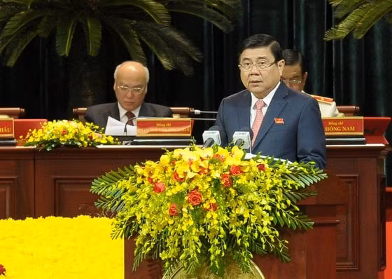 Phó Bí thư Thành ủy - Chủ tịch UBND TP.HCM Nguyễn Thành Phong phát biểu tại Lễ khai mạc Đại hội đại biểu Đảng bộ TP lần thứ XI. Ảnh: SGGP