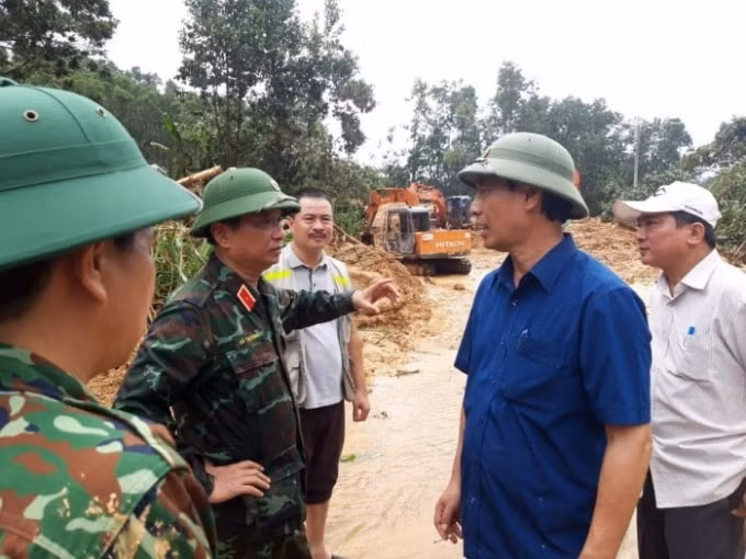 Thứ trưởng Bộ GTVT Lê Đình Thọ trực tiếp có mặt tại hiện trường