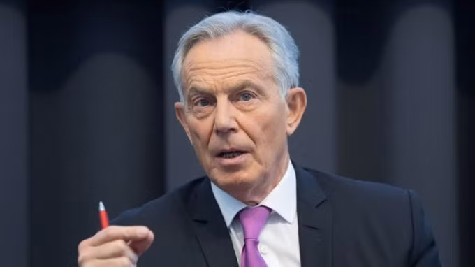 Cựu thủ tướng Anh Tony Blair bị cáo buộc vi phạm quy tắc kiểm dịch sau khi trở về từ Mỹ. Ảnh: Skynews
