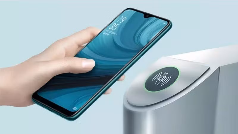 OPPO A7n màn hình giọt nước, trang bị chip Helio P35 kết hợp, RAM 4 GB.