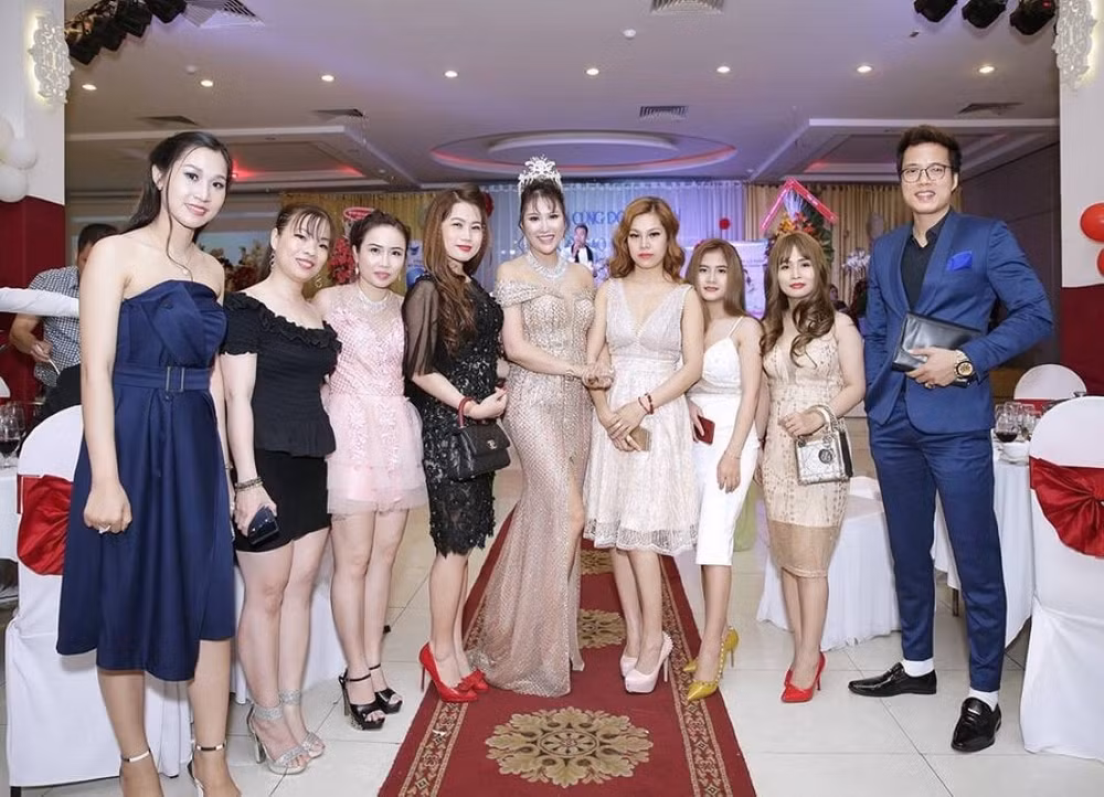 Công ty Phi Thanh Vân ra mắt sản phẩm mới.