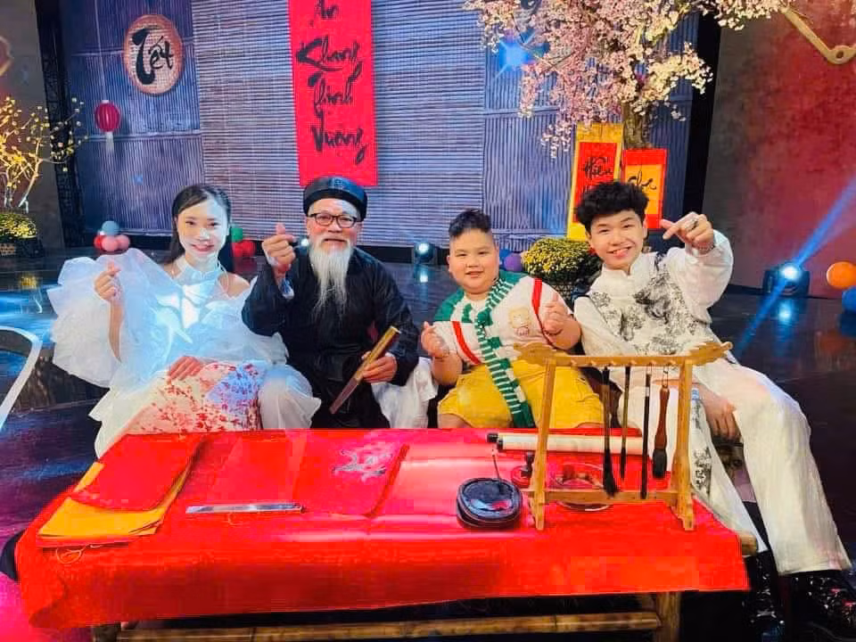 muoi dubai phu song vtv tet at ty 2025 hinh 8