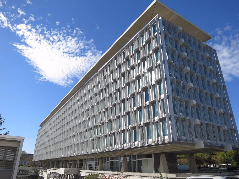 who_hq_main_building-_geneva-_from_east.jpg