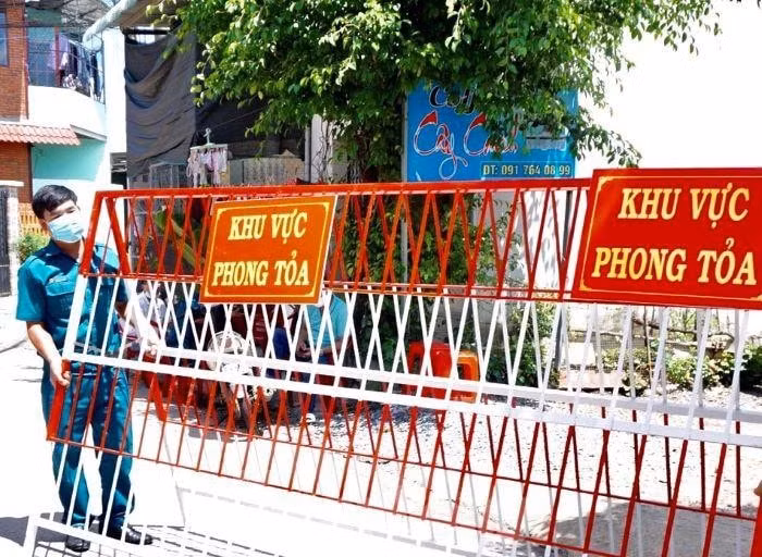 Một truyến đường ở phường Hiệp An bị phong tỏa. Ảnh: TL