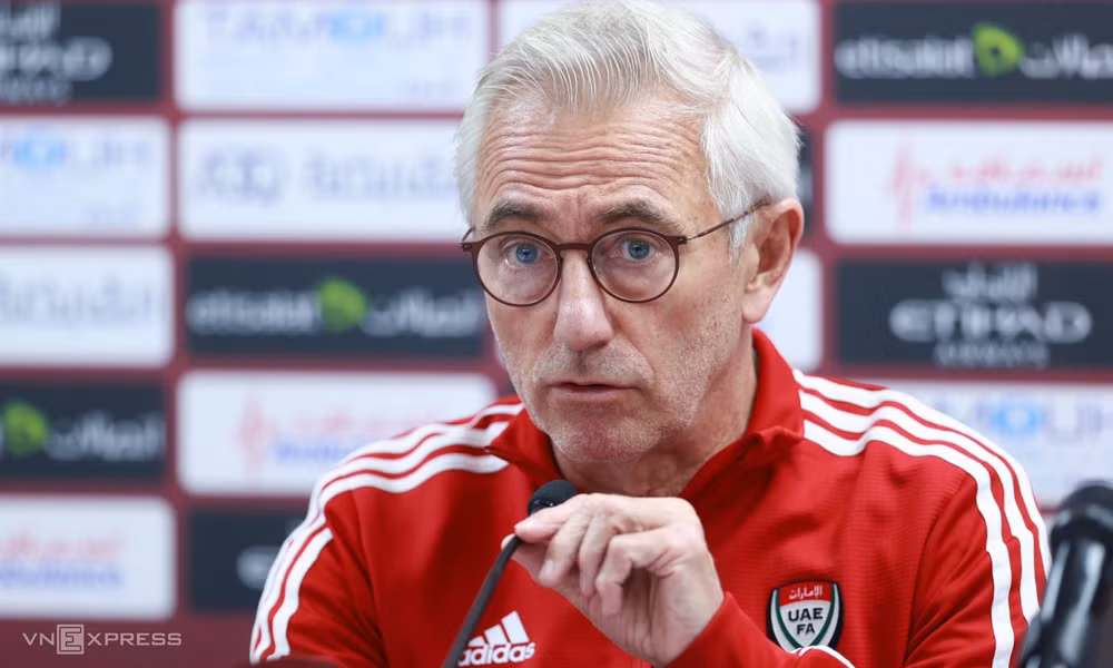 HLV Van Marwijk bày tỏ quyết tâm thắng Việt Nam để giành vé đi tiếp ở Vòng loại World Cup 2022. Ảnh: vnexpress.vn