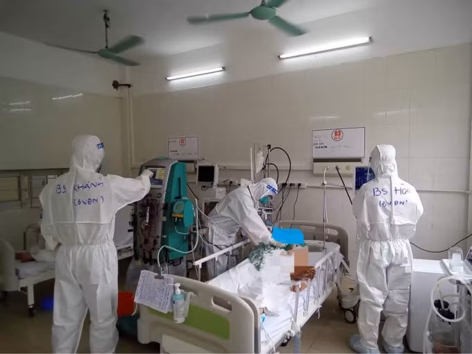Hiện nay các bệnh nhân nặng được quan tâm điều trị đặc biệt (ảnh TL).