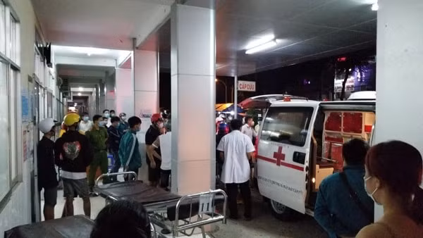 Vụ việc gây hỗn loạn tại Bệnh viện đa khoa Sa Đéc đêm 10/6. Ảnh: Công an cung cấp