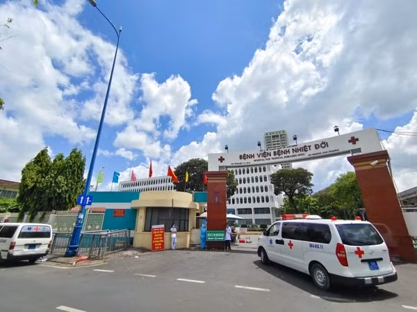 Bệnh viện Nhiệt đới TP Hồ Chí Minh phát hiện 53 nhân viên dương tính SARS-CoV-2. Ảnh: TNO