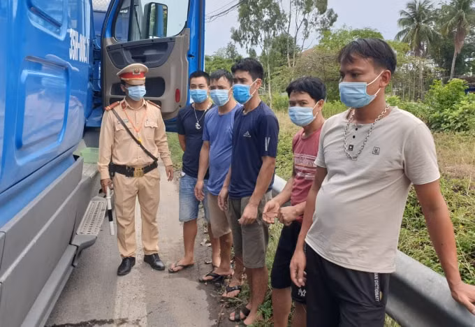 5 người này đi từ TP.HCM, khi đến Đà Nẵng thì bị phát hiện.