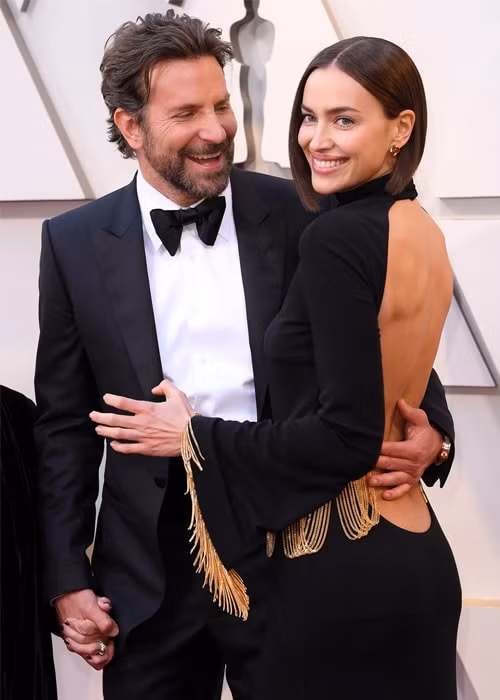 Sau khi chia tay cầu thủ bóng đá Cristiano Ronaldo, cô bắt đầu hẹn hò với diễn viên nổi tiếng - Bradley Cooper.
