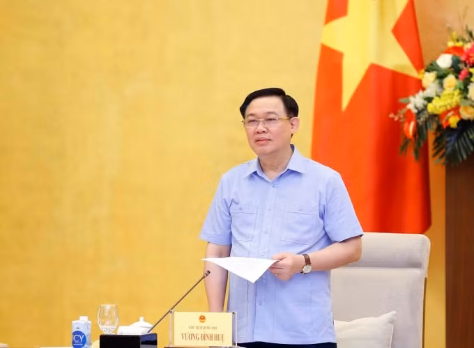 Chủ tịch Quốc hội Vương Đình Huệ phát biểu tại buổi làm việc với Thường trực Ủy ban các vấn đề xã hội, một số cơ quan của Quốc hội.