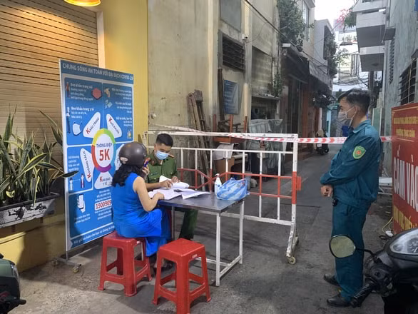 Thêm 5 ca nhiễm COVID-19 ở Đà Nẵngliên quan đến nhân viên bảo vệ. (Ảnh: tuoitre)