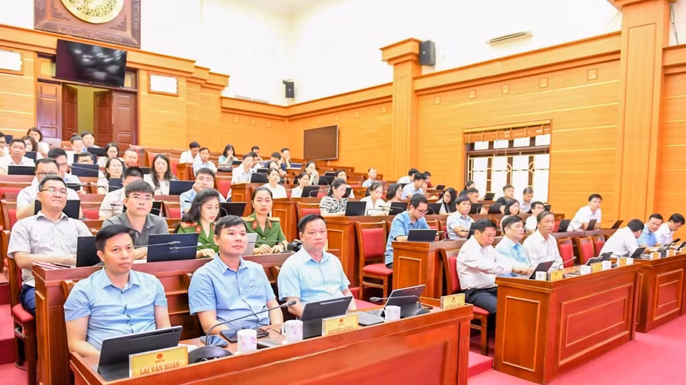 Chương trình bồi dưỡng kiến thức về ứng dụng Trí tuệ nhân tạo trong chỉ đạo, điều hành của lãnh đạo UBND tỉnh Hưng Yên