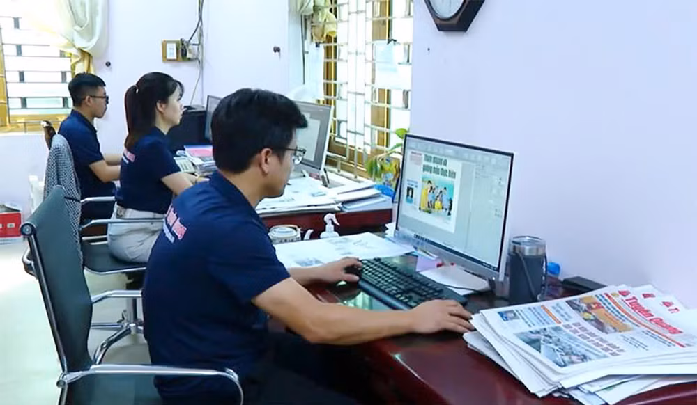 Phóng viên Báo Đài PTTH Tuyên Quang hoạt động tác nghiệp