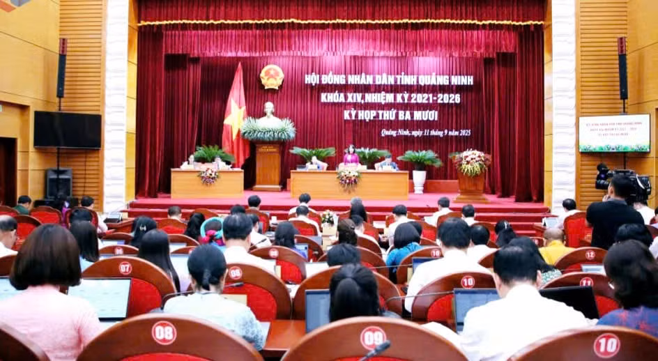 anh-1-ky-ho-thu-30-hdnd-tinh-quang-ninh.jpg