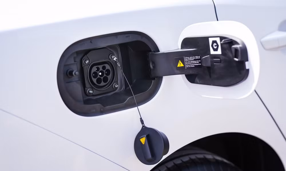 Cổng sạc pin trên Seal 5 - Ảnh: Thai Autonews
