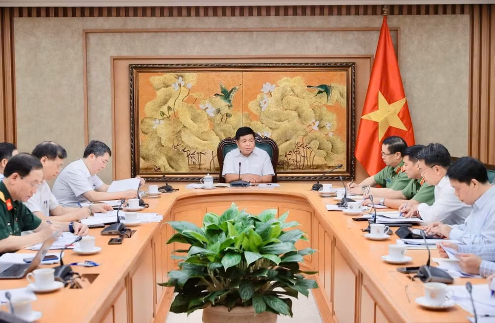 Cần thiết ban hành nghị quyết của Chính phủ về sử dụng chung công trình hạ tầng kỹ thuật, cơ sở viễn thông- Ảnh 1.