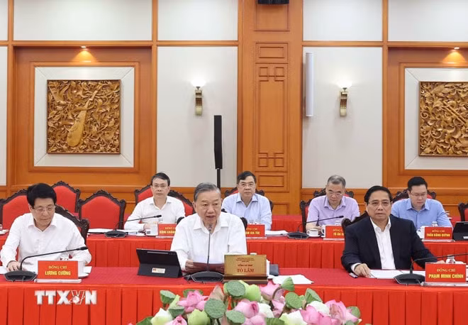 tong-bi-thu-to-lam-chu-tri-buoi-lam-viec-cua-bo-chinh-tri-voi-ban-thuong-vu-dang-uy-quoc-hoi-8269118-7.jpg