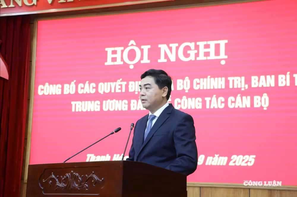 Tân Phó Bí thư Tỉnh ủy Thanh Hóa Nguyễn Hoài Anh phát biểu nhận nhiệm vụ.
