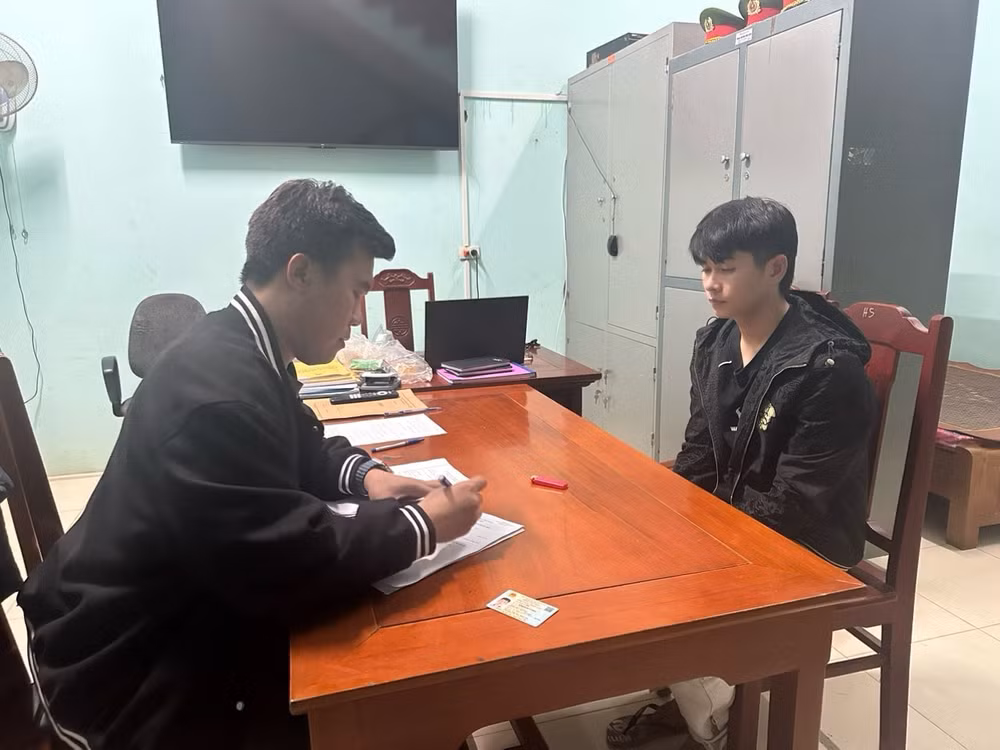 bat giu doi tuong danh tai xe taxi tu vong o ho tay hinh 1