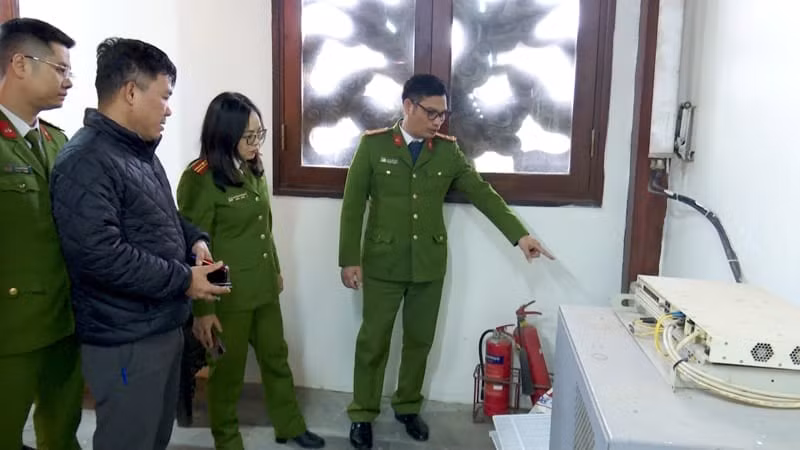 kiem tra viec phong chay chua chay tai chua bai dinh ninh binh hinh 1