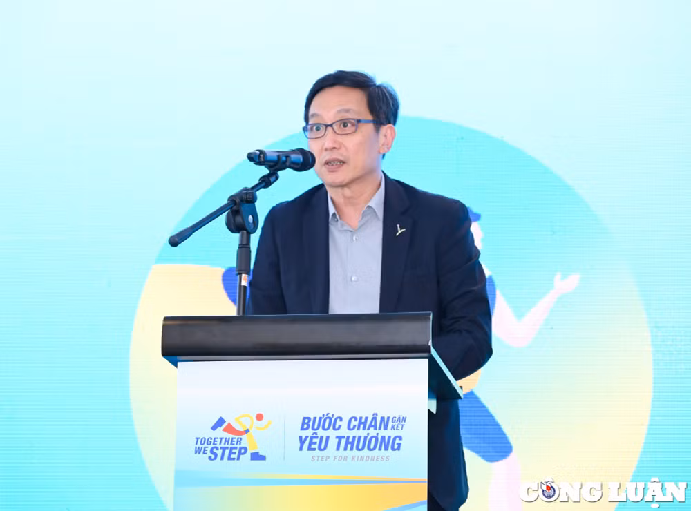 gay quy 30000 usd cho tre em voi chien dich buoc chan gan ket yeu thuong hinh 1