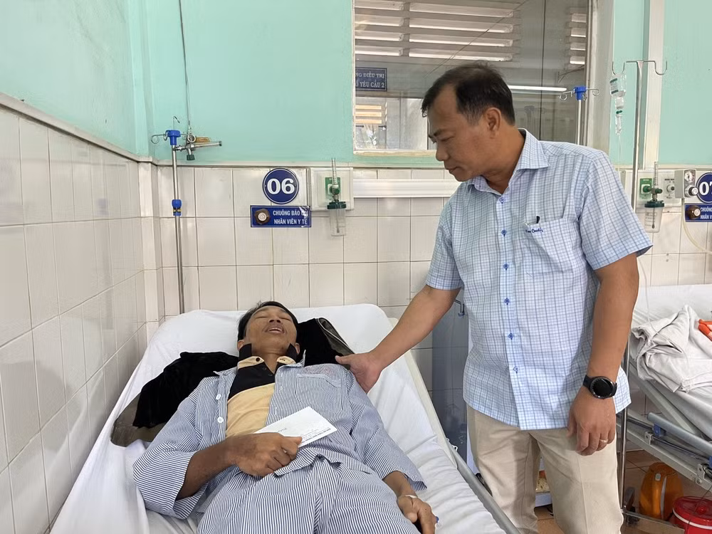 gia lai hanh khach ke lai giay phut va cham thot tim trong vu tai nan giua 2 xe khach hinh 1