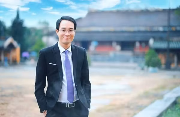 ngo-huong-giang-tu-nha-nghien-cuu-van-hoa-den-dao-dien-truyen-hinh-3.jpg